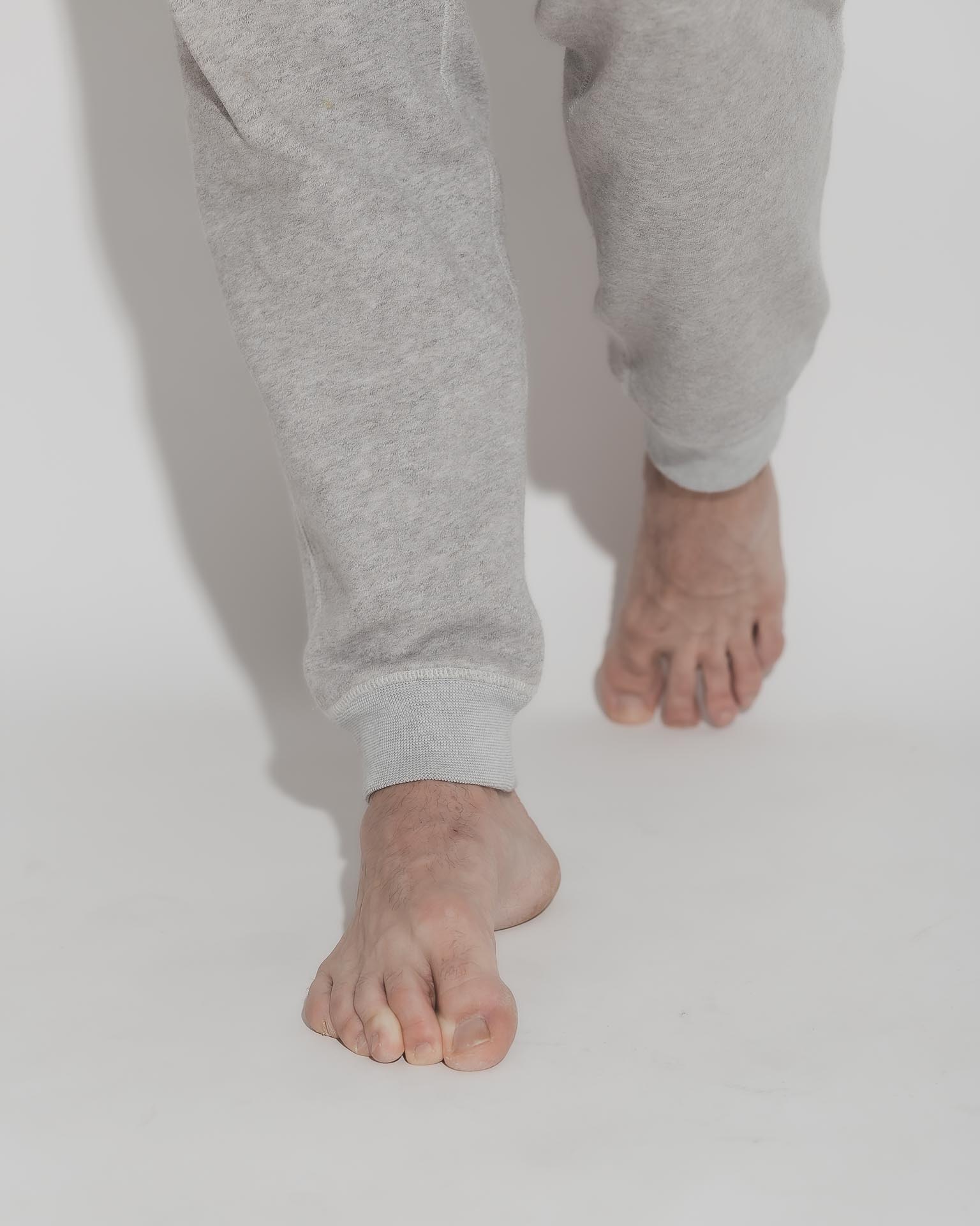 Männerfüße schöne Sandalen: Die