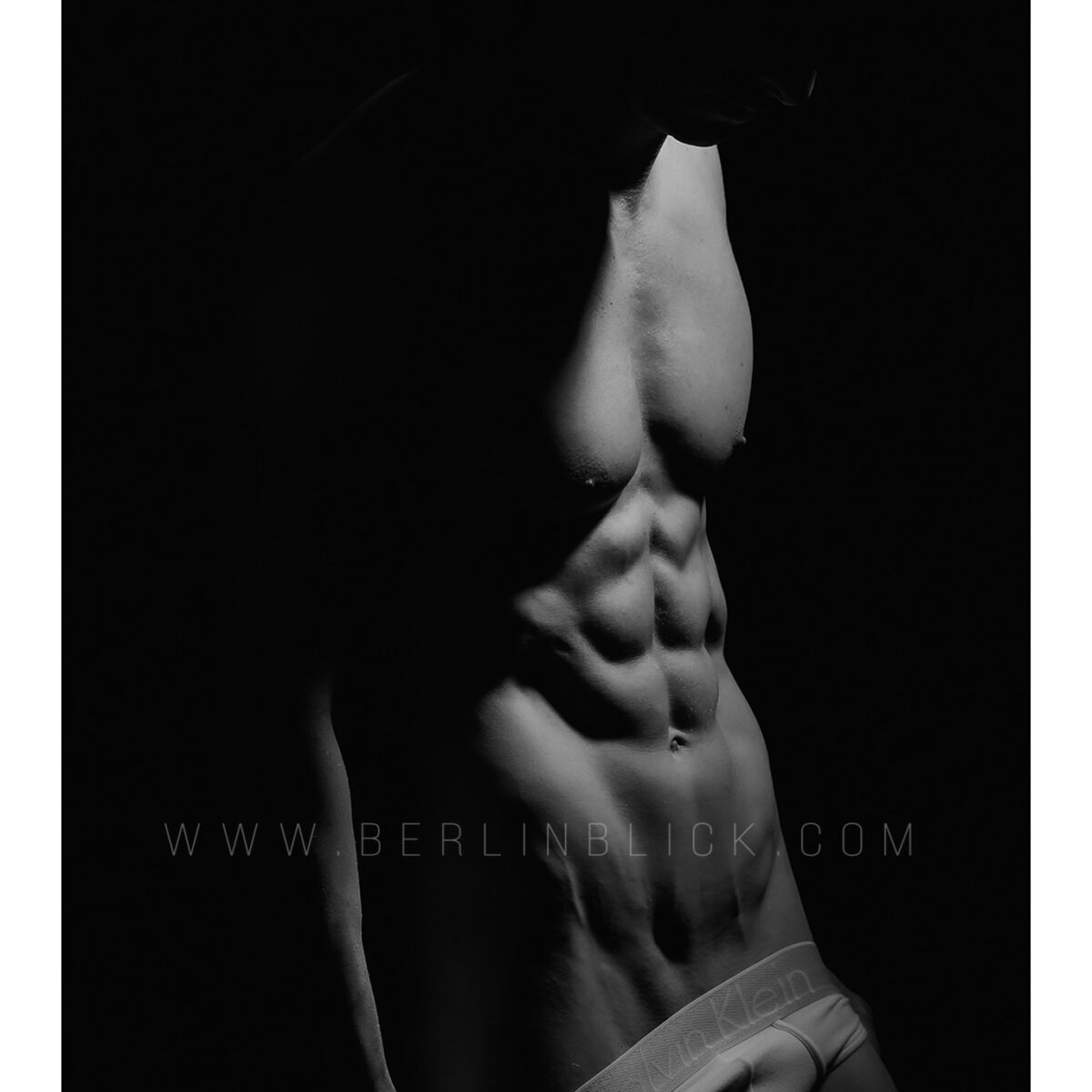 BerlinBlick-Postkarte-Secret-Man-Nr.4 Postkarten-Männerakt, Sixpack, Gay,