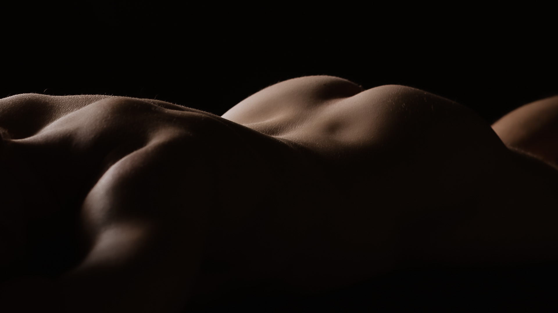 Körperlandschaften, nackter Männerpo und Rücken