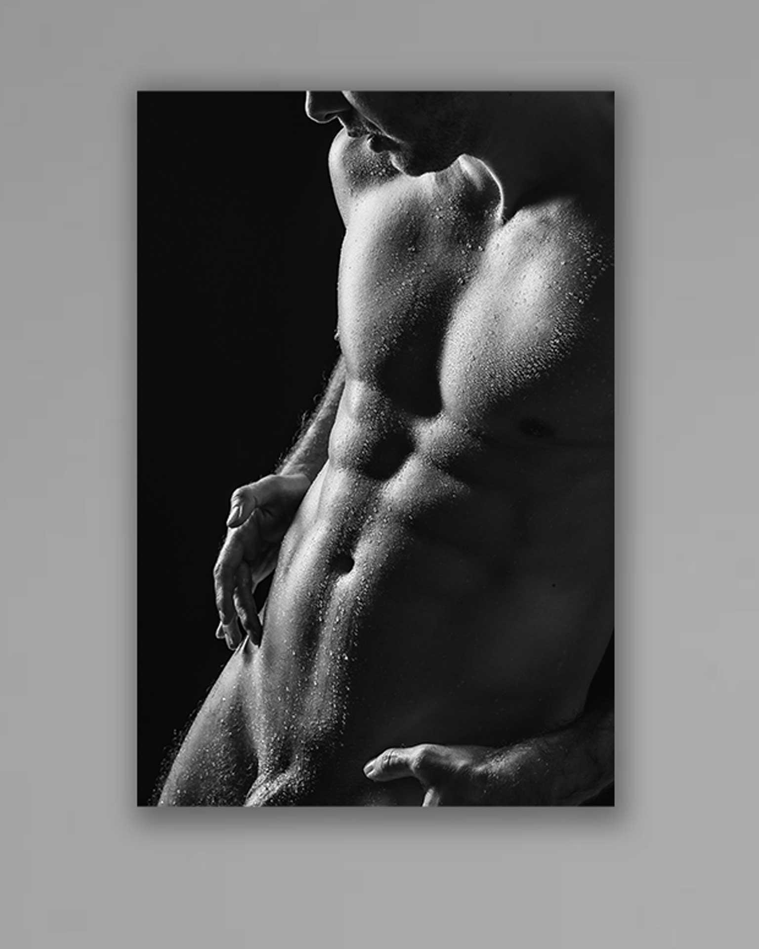 AluDibond-Gay-Art-Nude-Male-Sixpack-mit-Wassertropfen