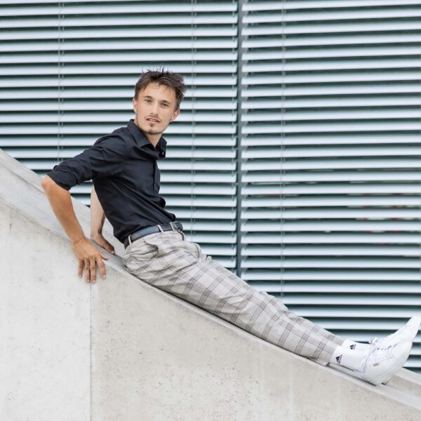 Männer-Fotoshooting für mehr Matches - Hochwertige Dating-Fotoshooting in Berlin